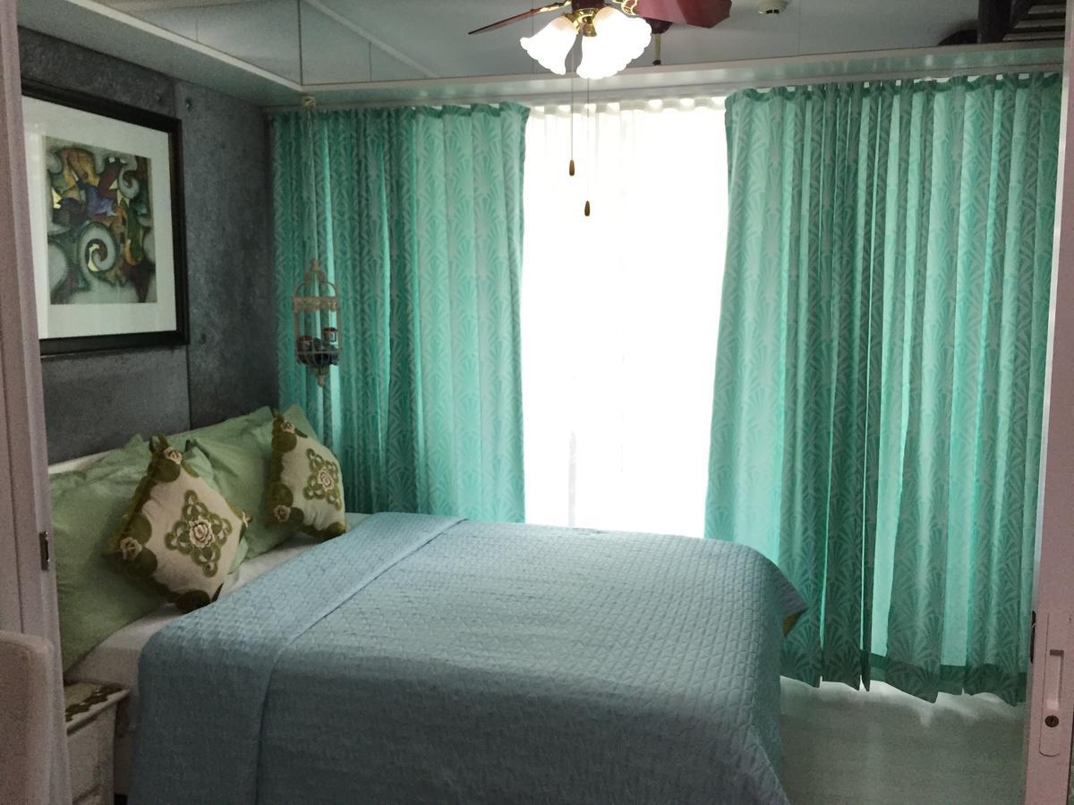 Paranaque City Azure Urban Resort Res. מראה חיצוני תמונה