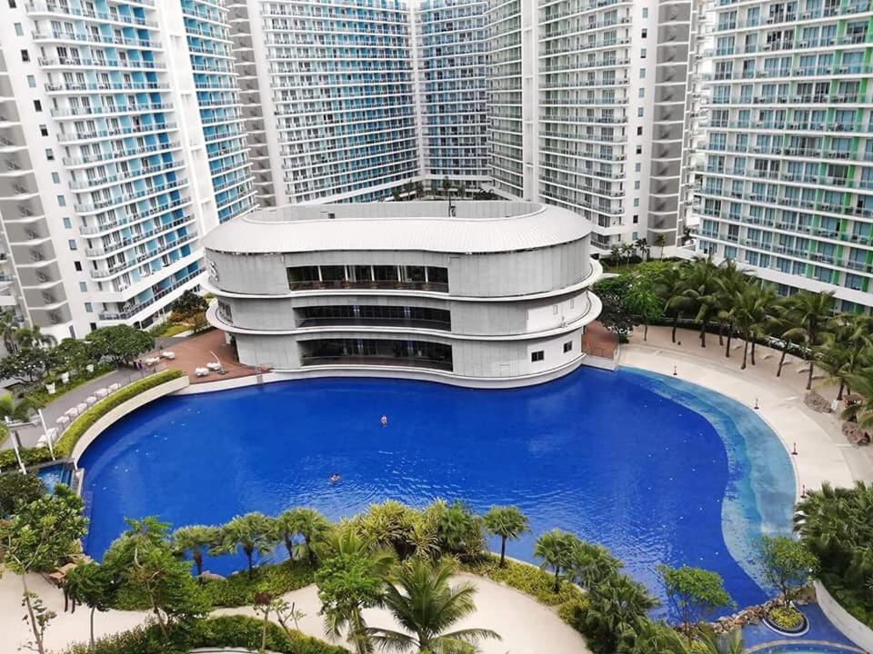 Paranaque City Azure Urban Resort Res. מראה חיצוני תמונה
